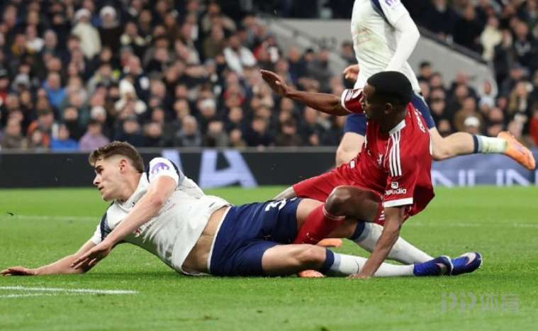 天空：利物浦仍在等待掃描結(jié)果 預(yù)計(jì)將證實(shí)伊薩克腿部骨折